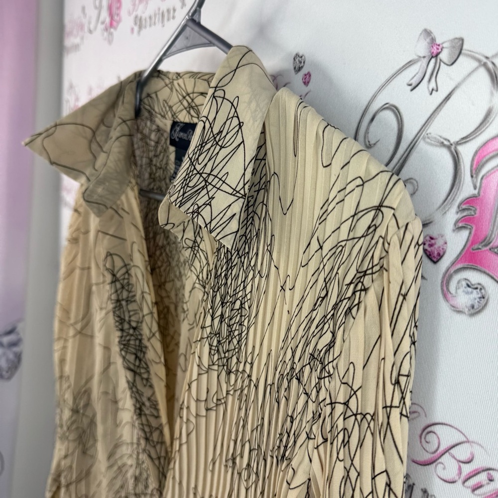 Karen Arnold button down rhinestone buttons Beige and Black Patterned Blouse - Picture 6 of 14